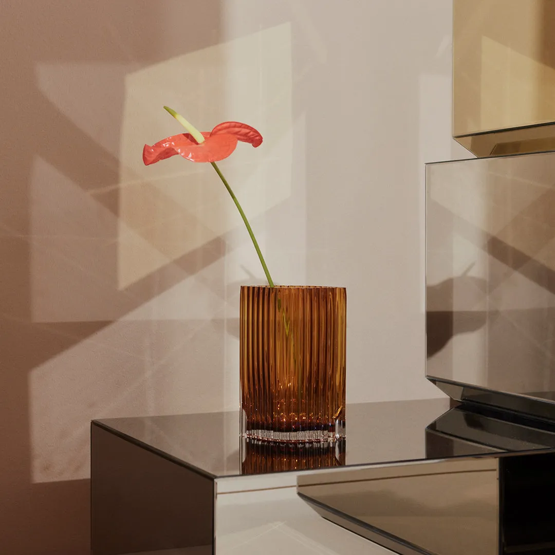 Folium Vase - Small (Order Quantity: 4)