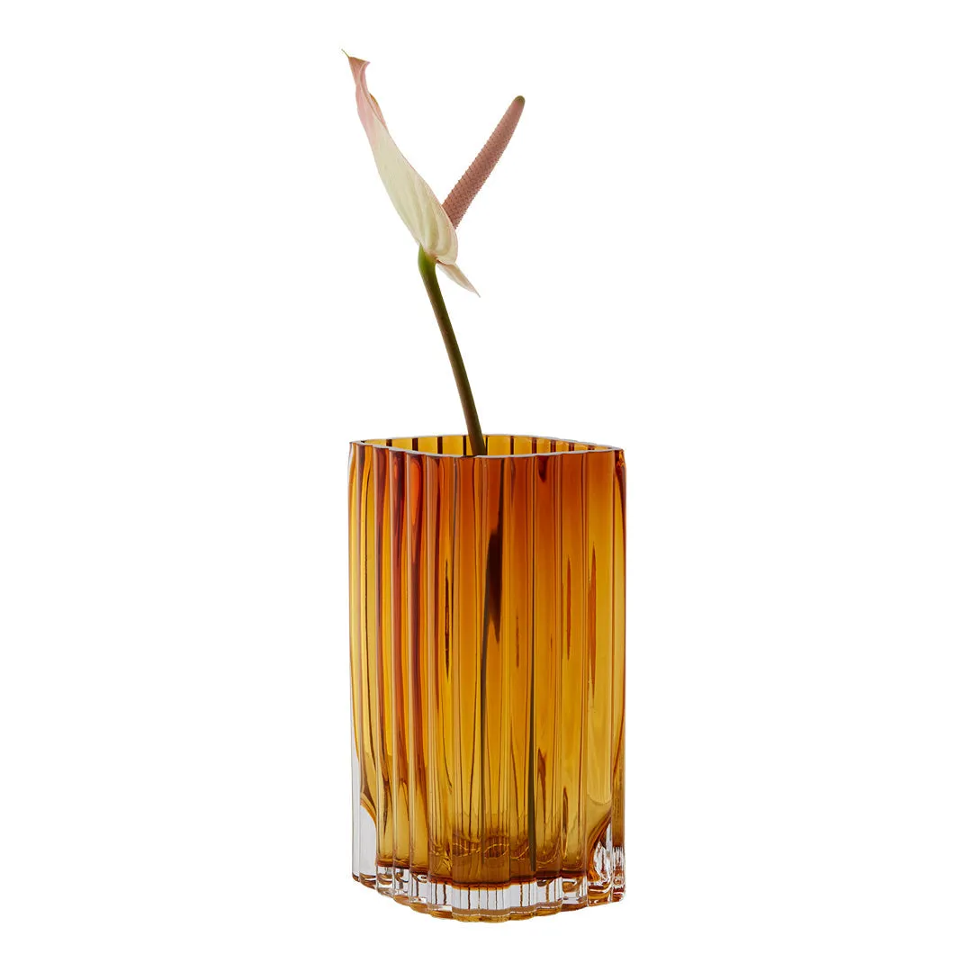 Folium Vase - Small (Order Quantity: 4)