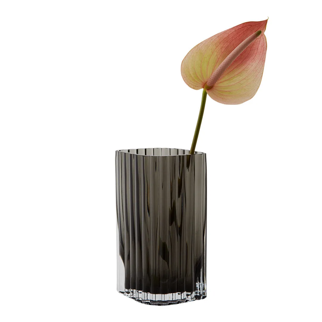 Folium Vase - Small (Order Quantity: 4)