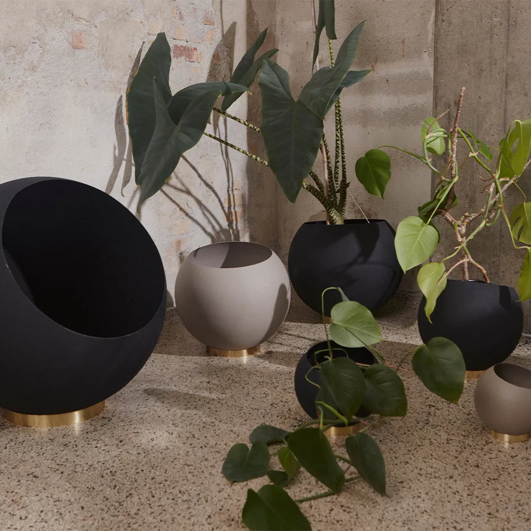 Globe Flowerpot (Order Quantity: 1)