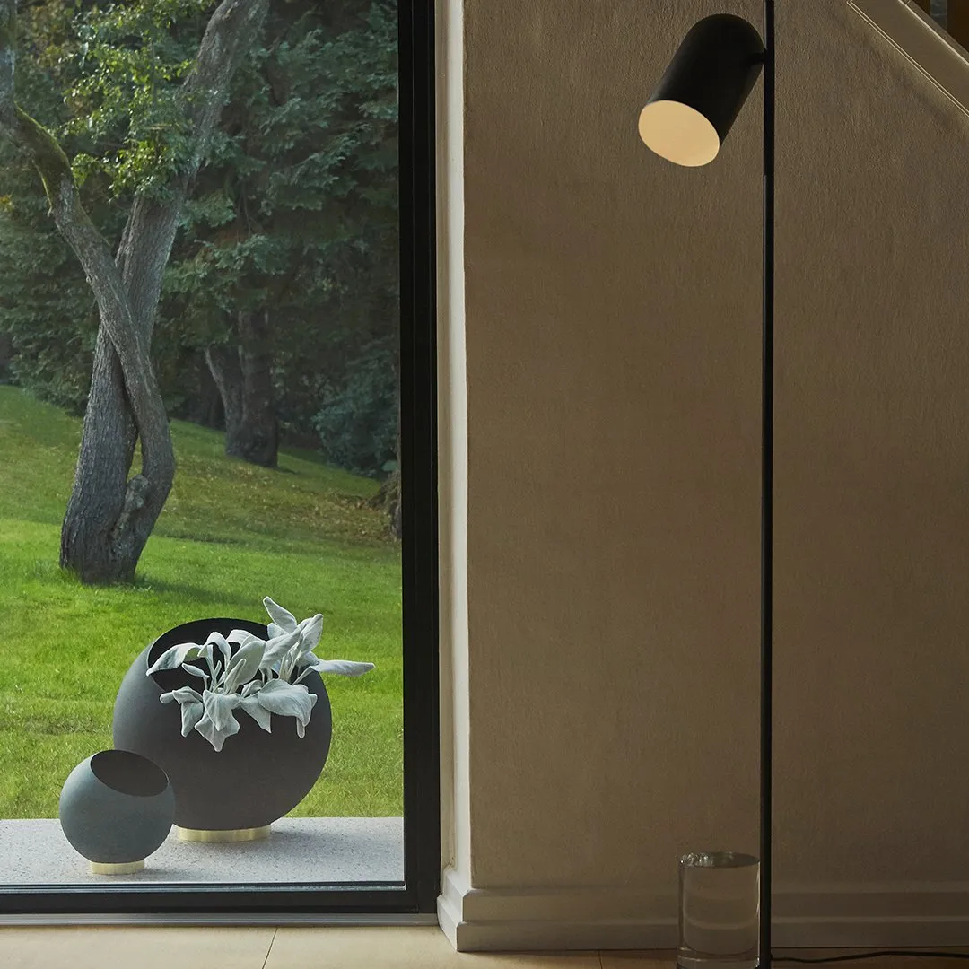 Globe Flowerpot (Order Quantity: 1)