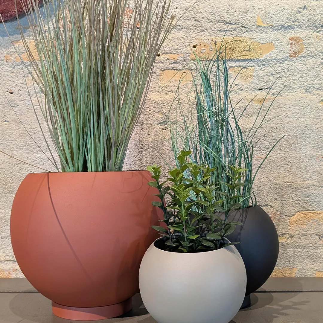 Globe Flowerpot (Order Quantity: 1)