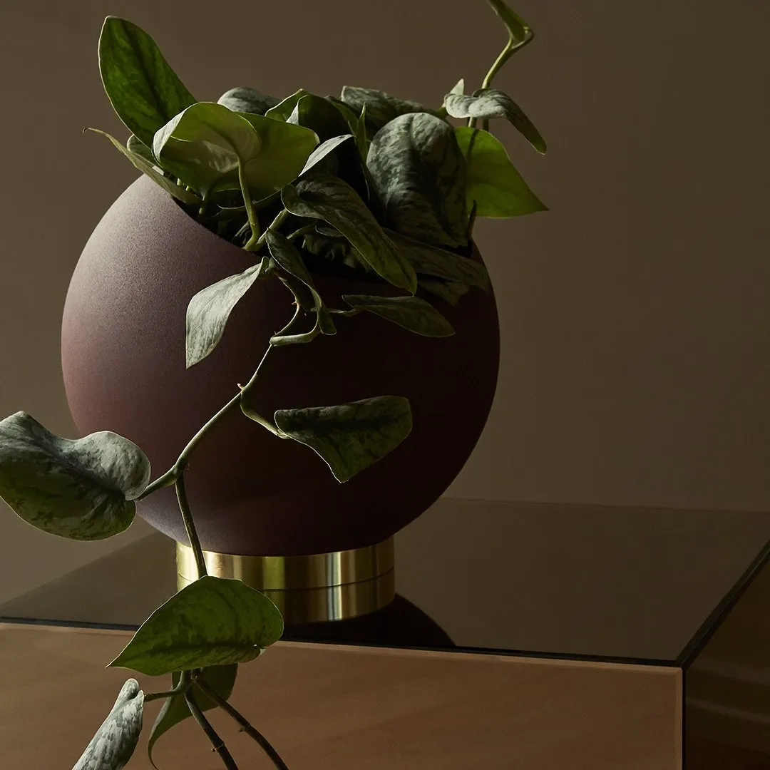 Globe Flowerpot (Order Quantity: 1)