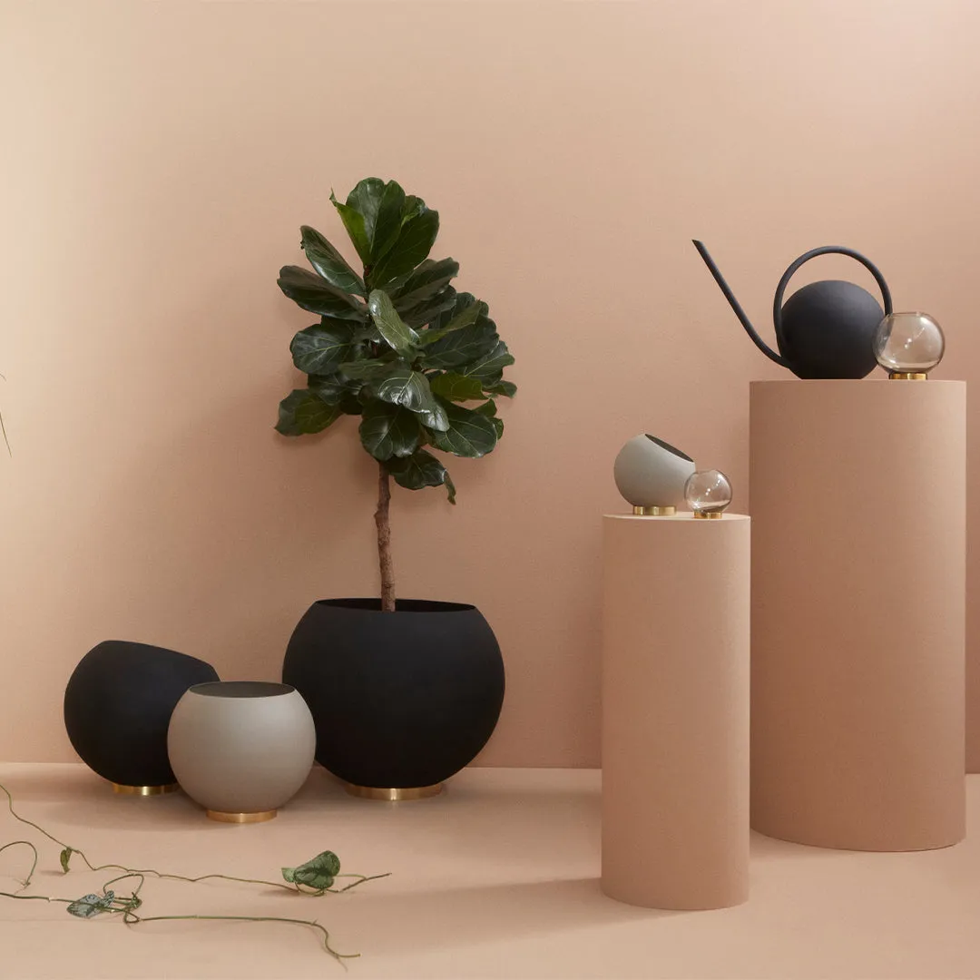 Globe Flowerpot (Order Quantity: 1)