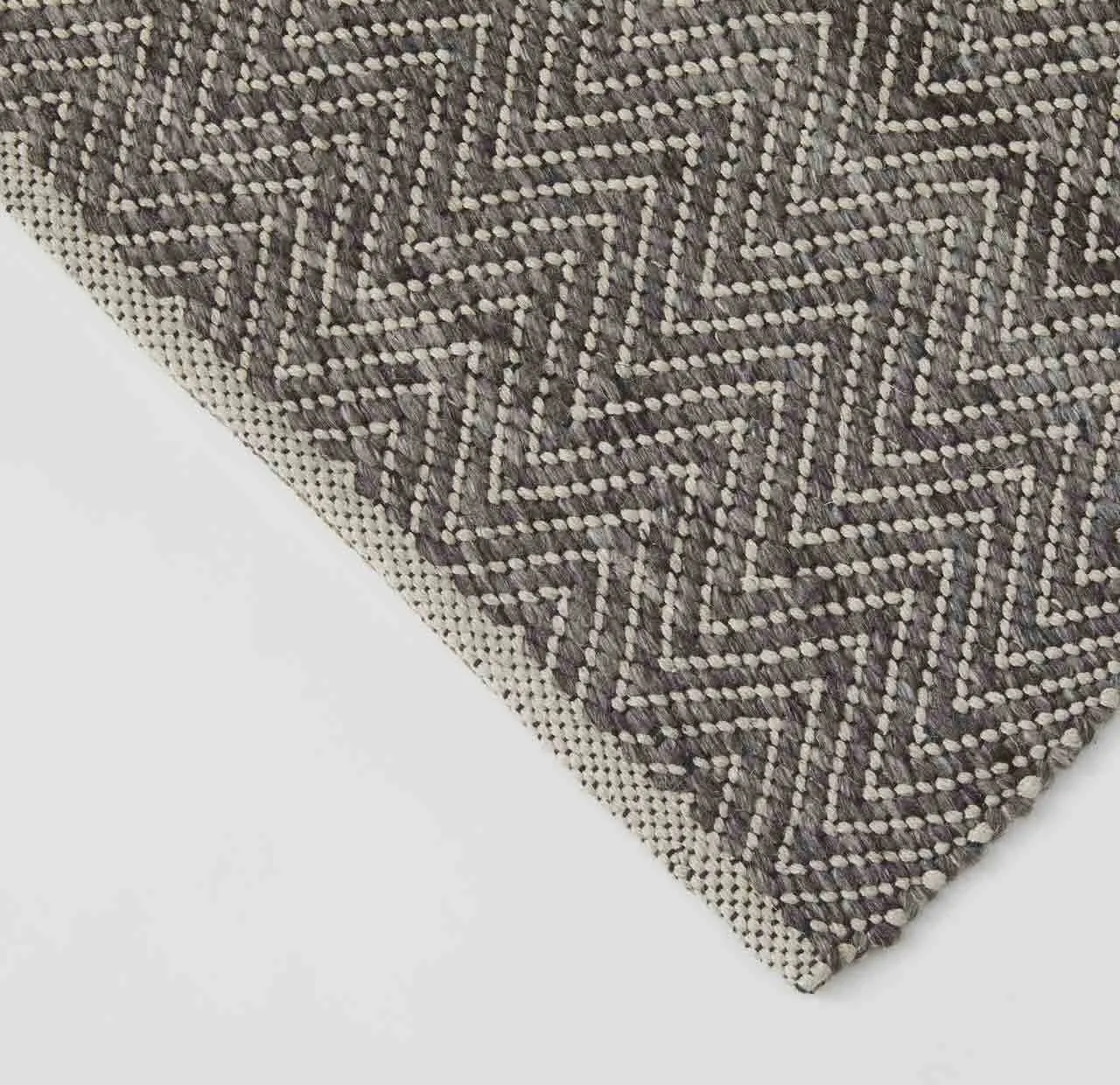 Matterhorn Rug - Tar 200cm x 300cm