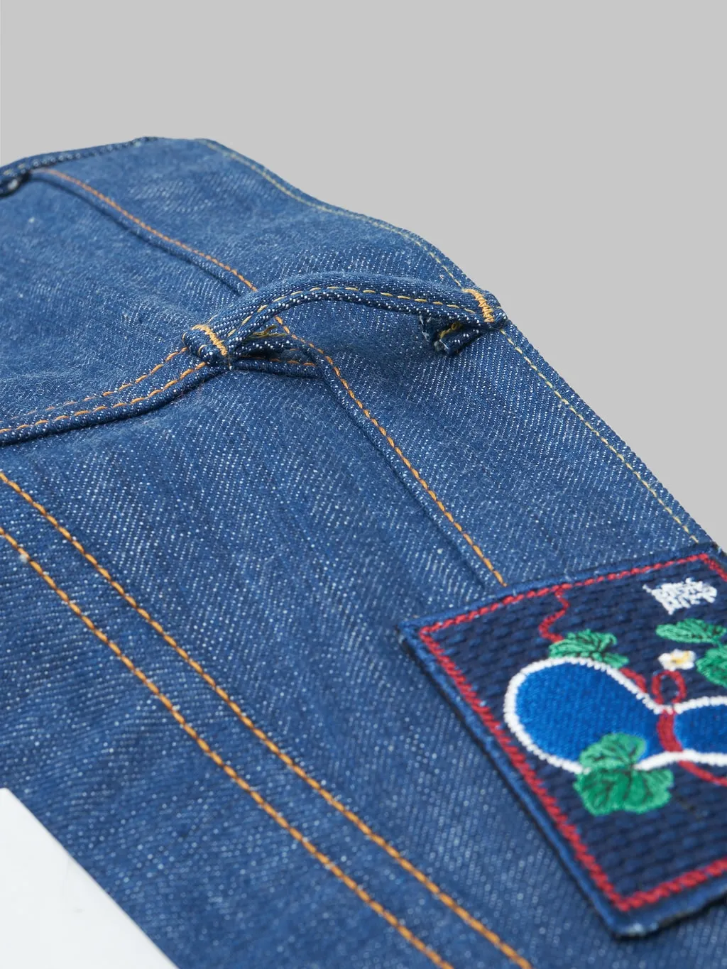 Momotaro 0605-AI 13.5oz Natural Indigo Aizome Hand Dyed Natural Tapered Jeans