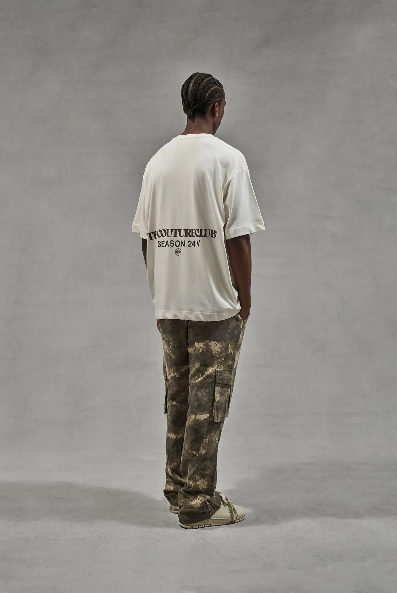 SEASON 24 RELAXED FIT T-SHIRT - OFF WHITE