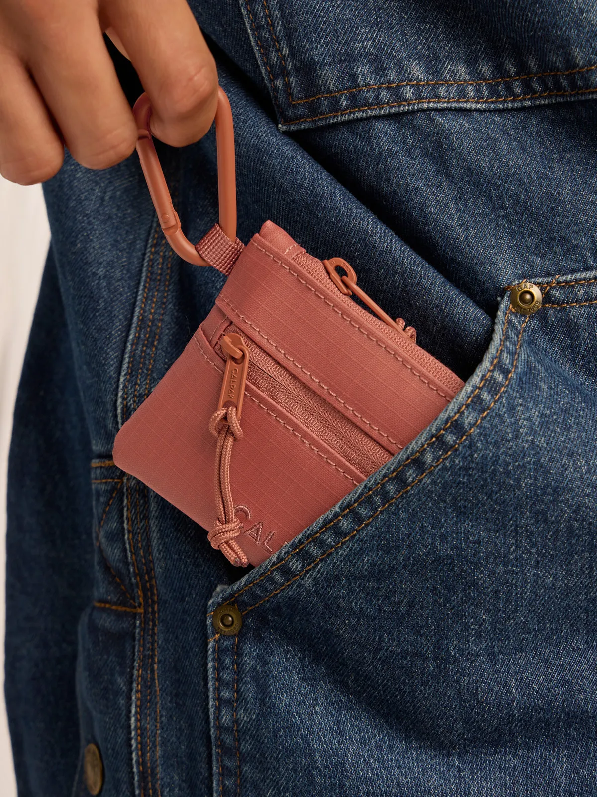 Terra Clippable Card Pouch